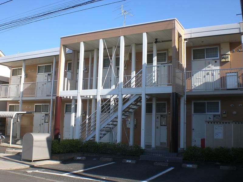 Main exterior of leopalace KM