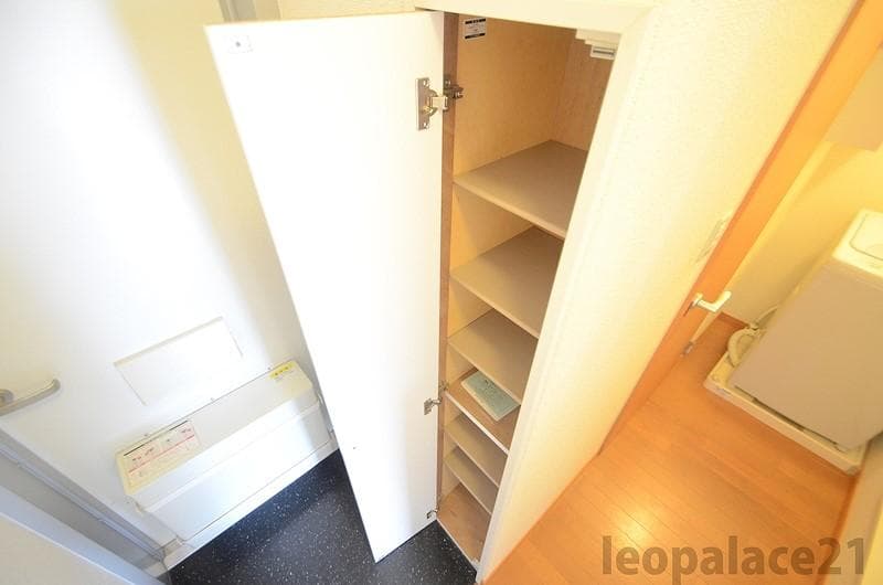 Room image 11