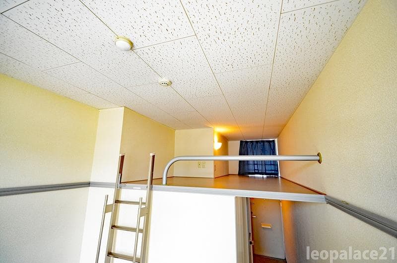 Room image 9