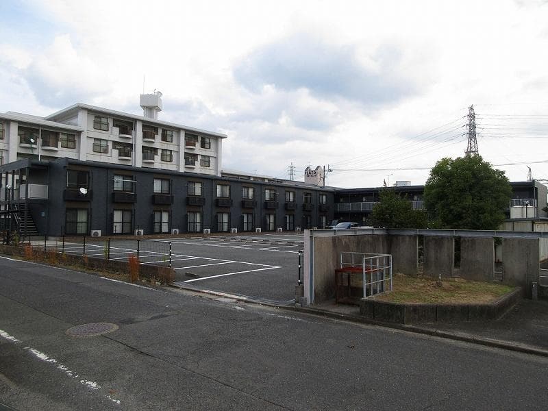 Main exterior of leopalace Kawazu