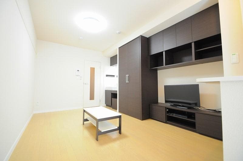 Room image 8