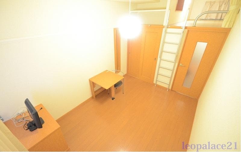 Room image 12
