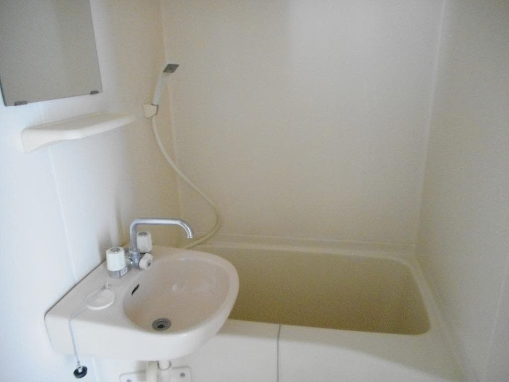 Room image 8