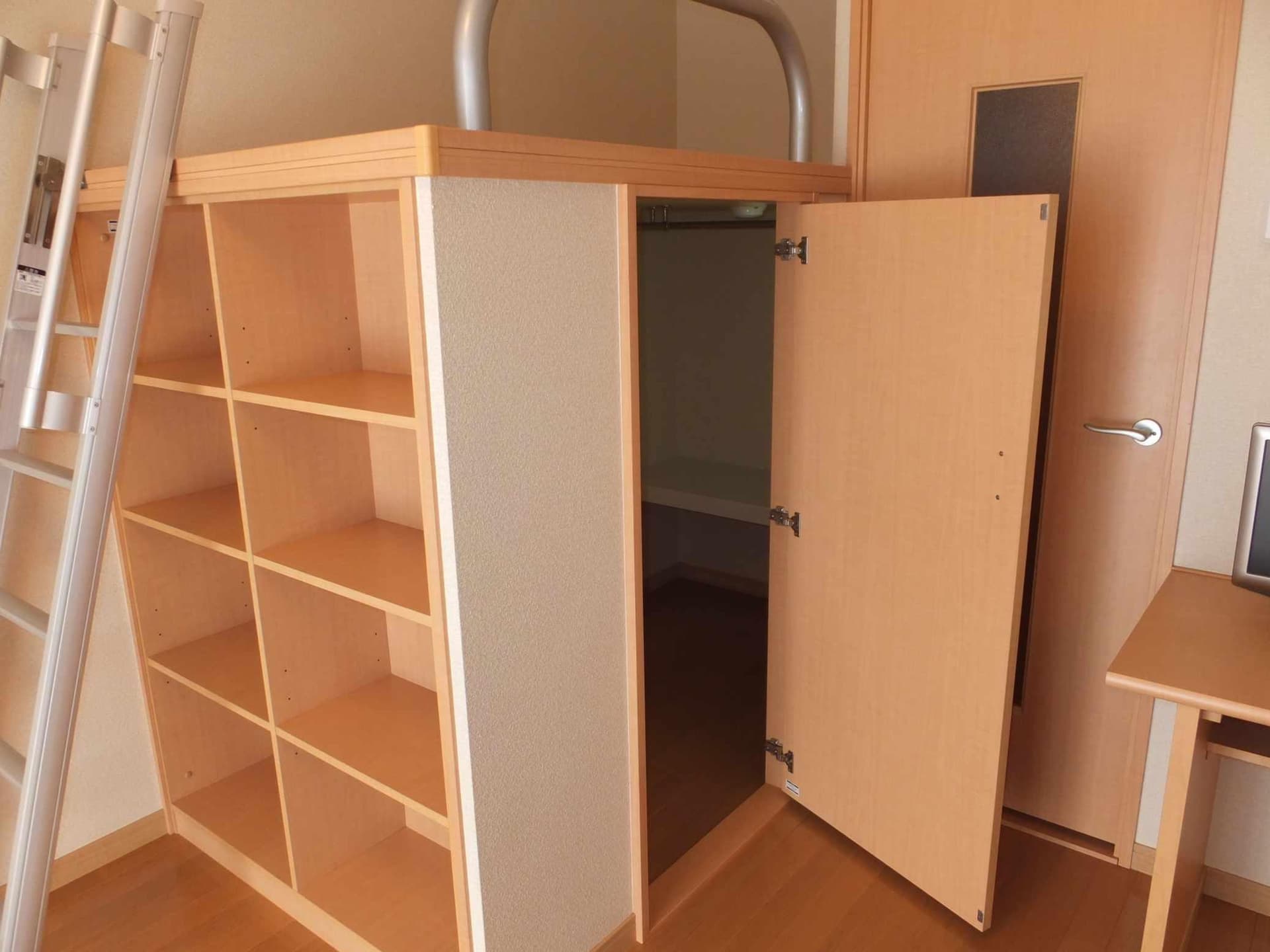 Room image 8