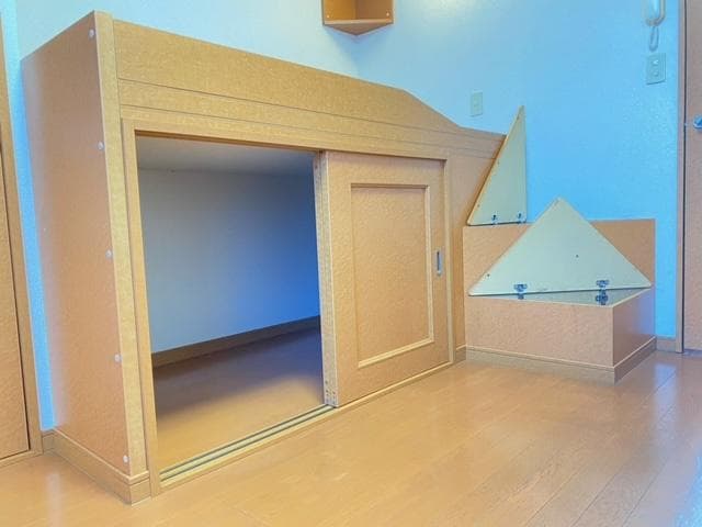 Room image 9