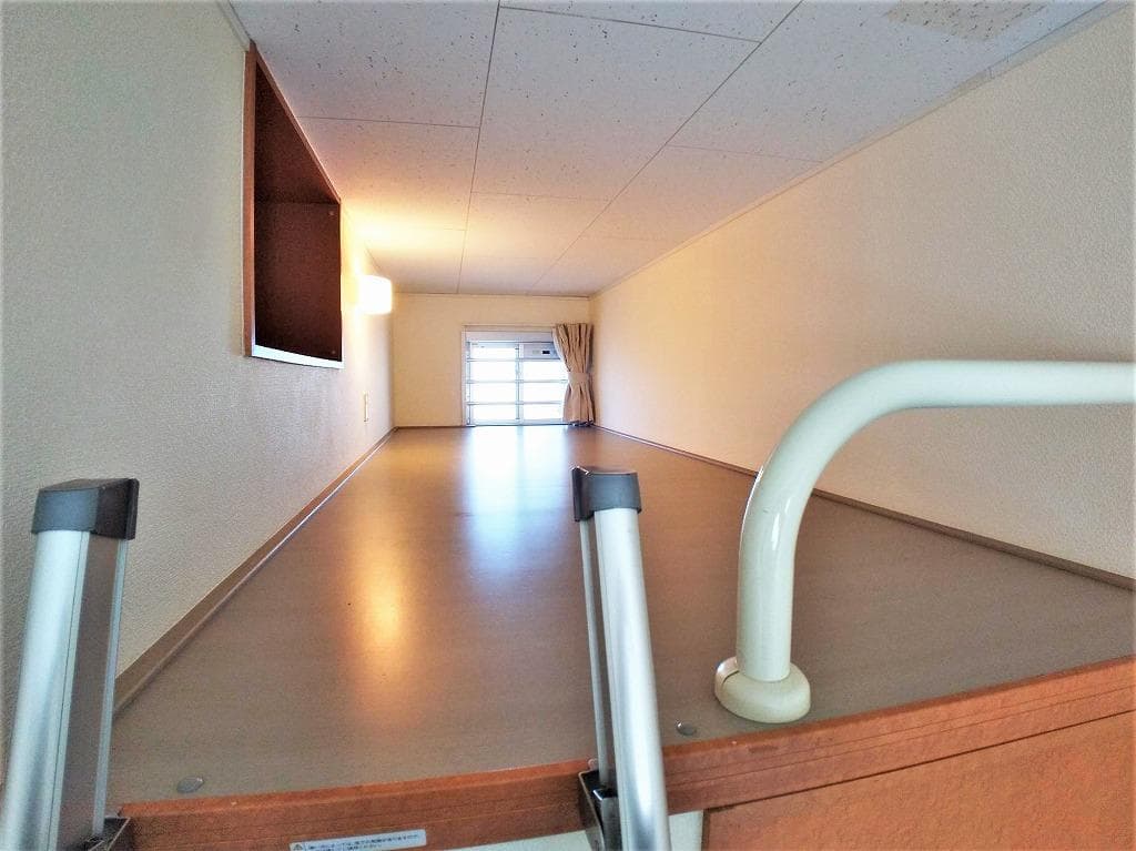 Room image 8