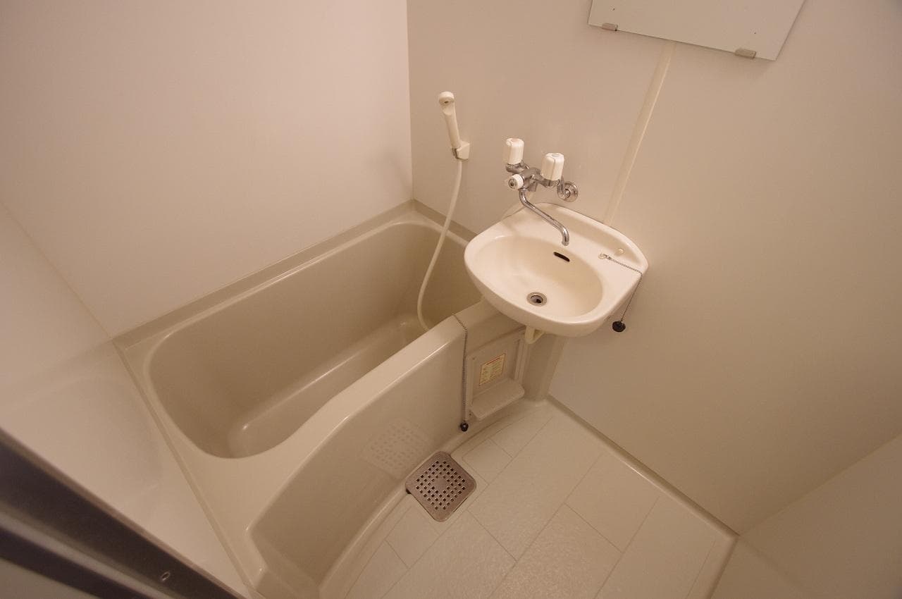 Room image 8