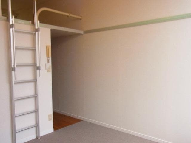 Room image 16