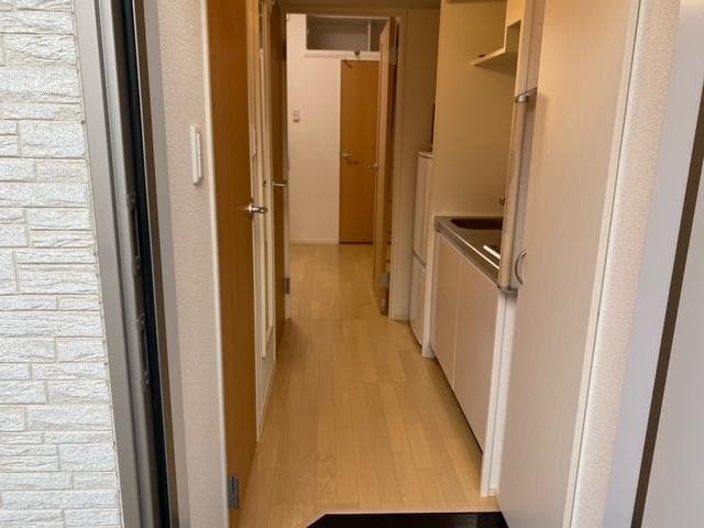 Room image 8