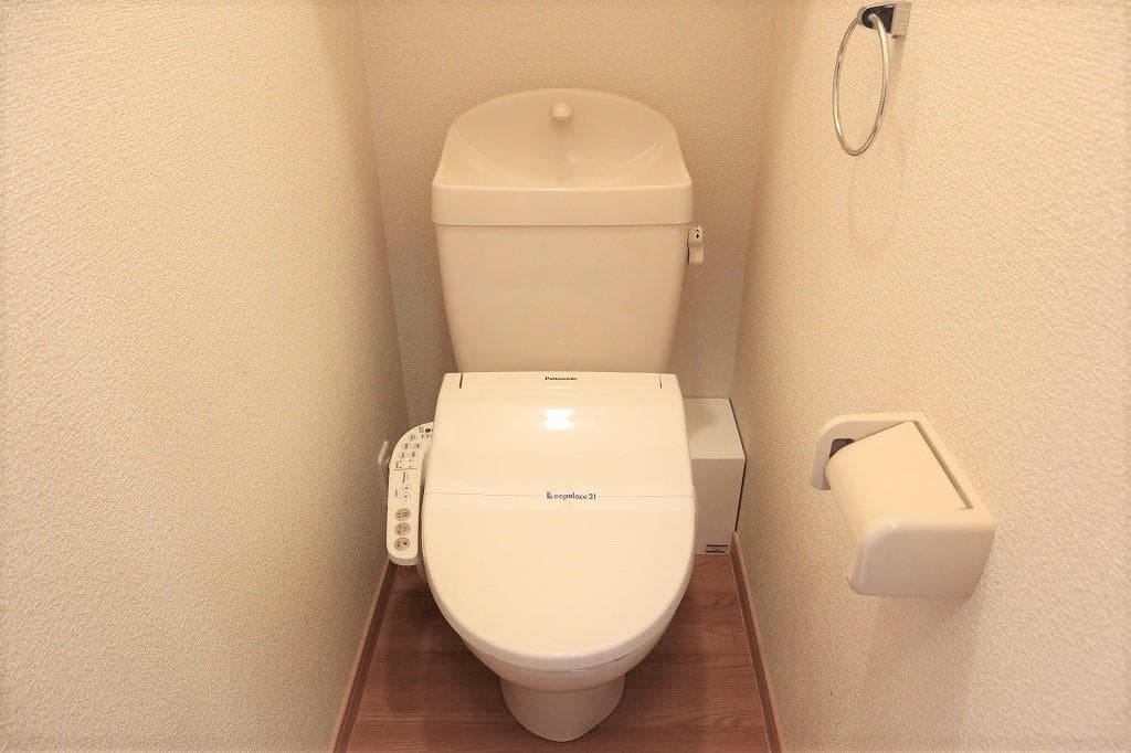 Room image 8
