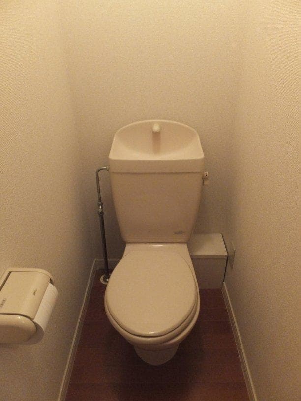 Room image 8