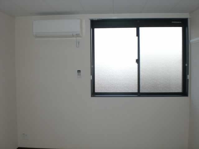 Room image 15