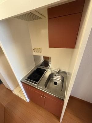 Room image 10