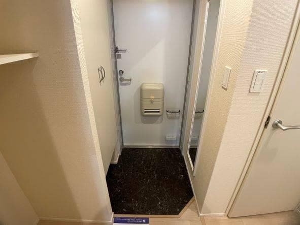 Room image 11