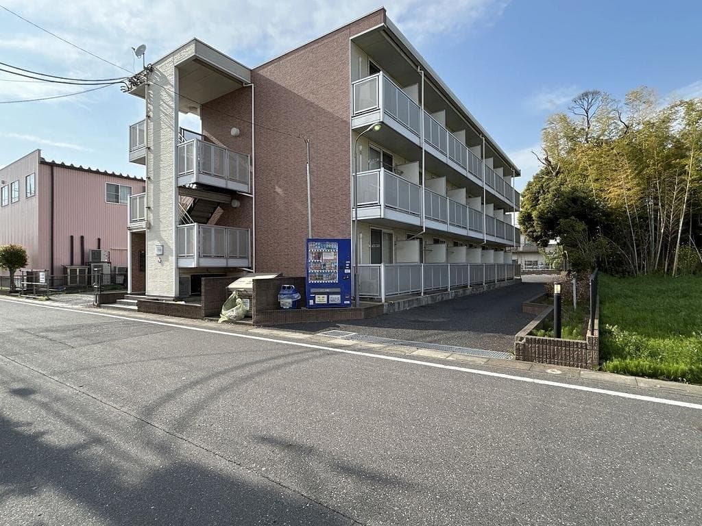 Main exterior of leopalace Mutos Tessera