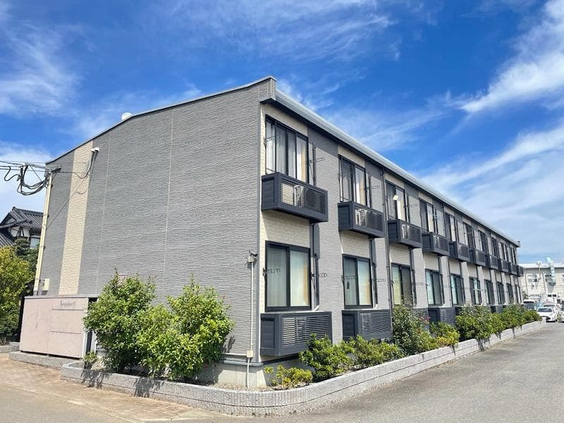 Main exterior of leopalace Kamijyosui