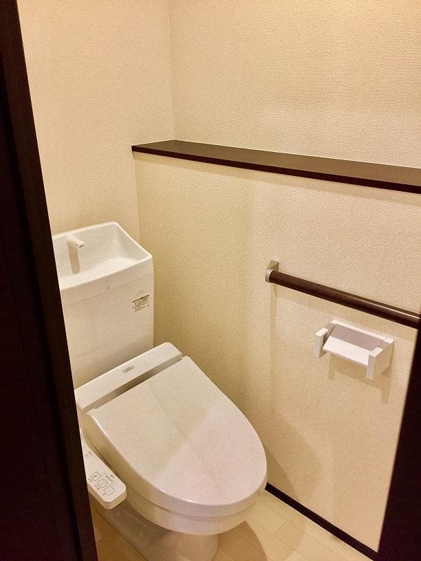 Room image 8
