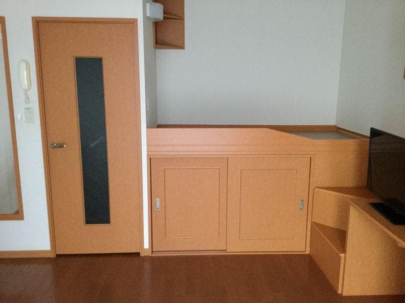 Room image 8