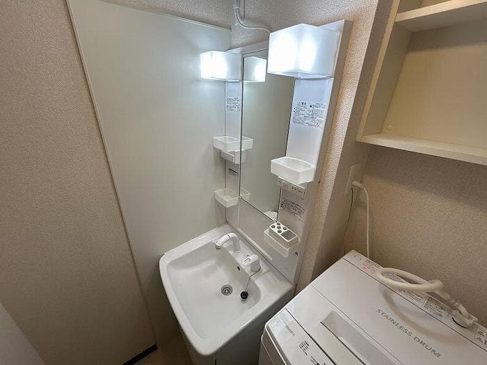 Room image 8