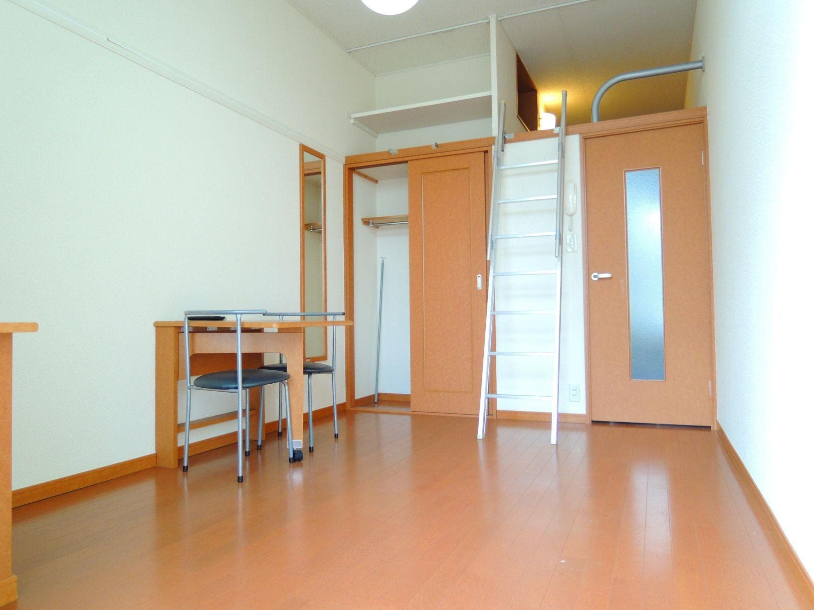 Room image 16