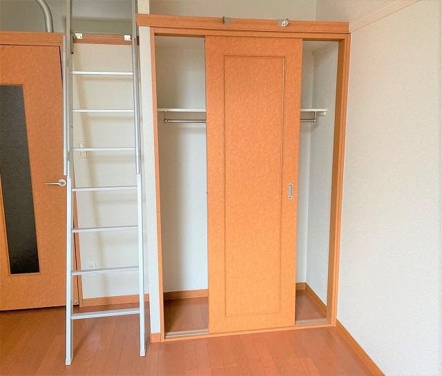 Room image 8