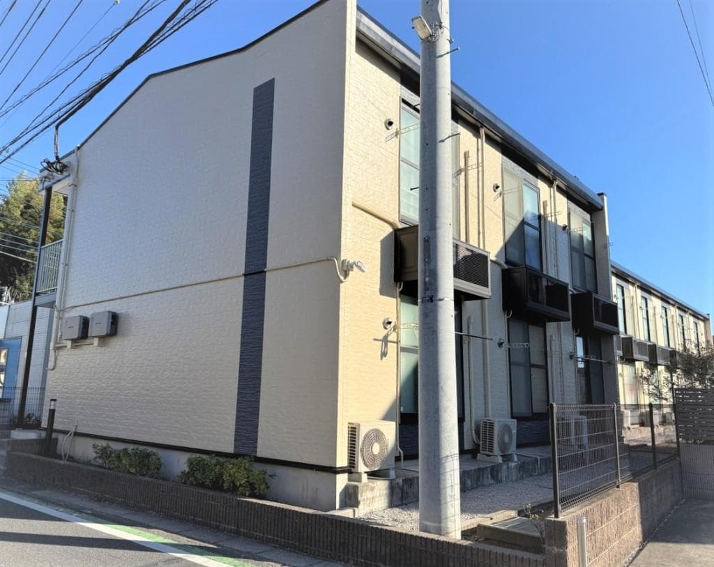 Main exterior of leopalace Utopia Shiraoka