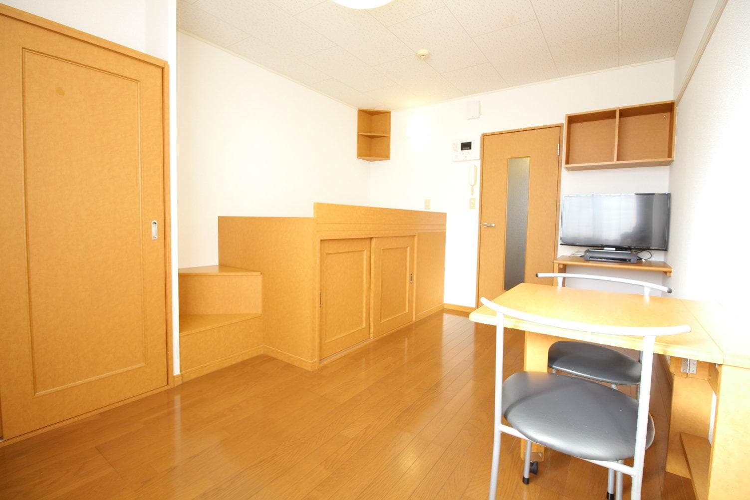 Room image 8