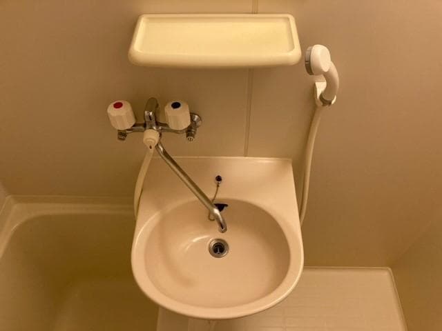 Room image 8