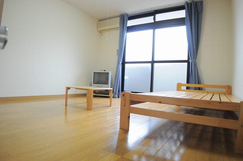 Room image 10