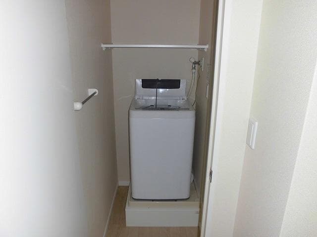 Room image 8