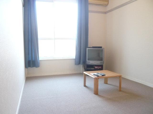 Room image 9