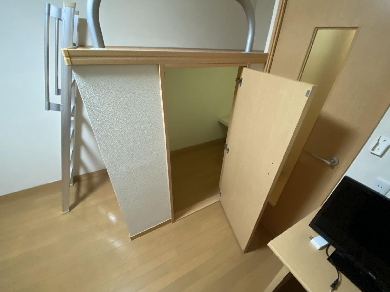 Room image 9