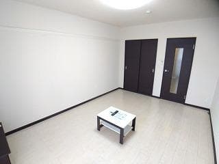 Preview interior of LEONEXT Spinel