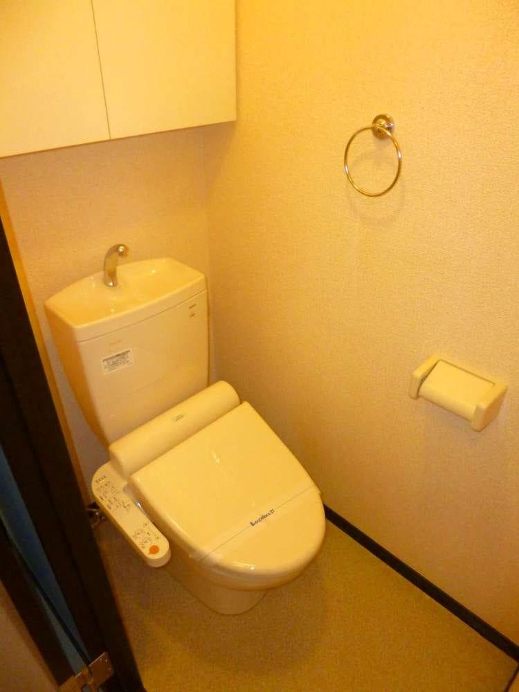 Room image 16
