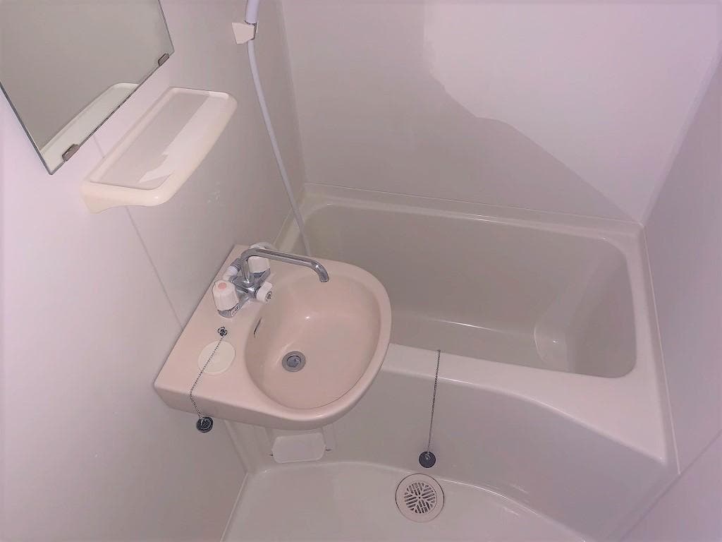Room image 8