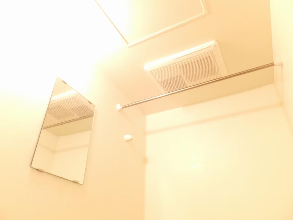 Room image 16