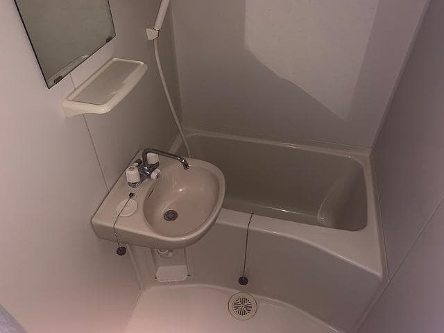 Room image 8