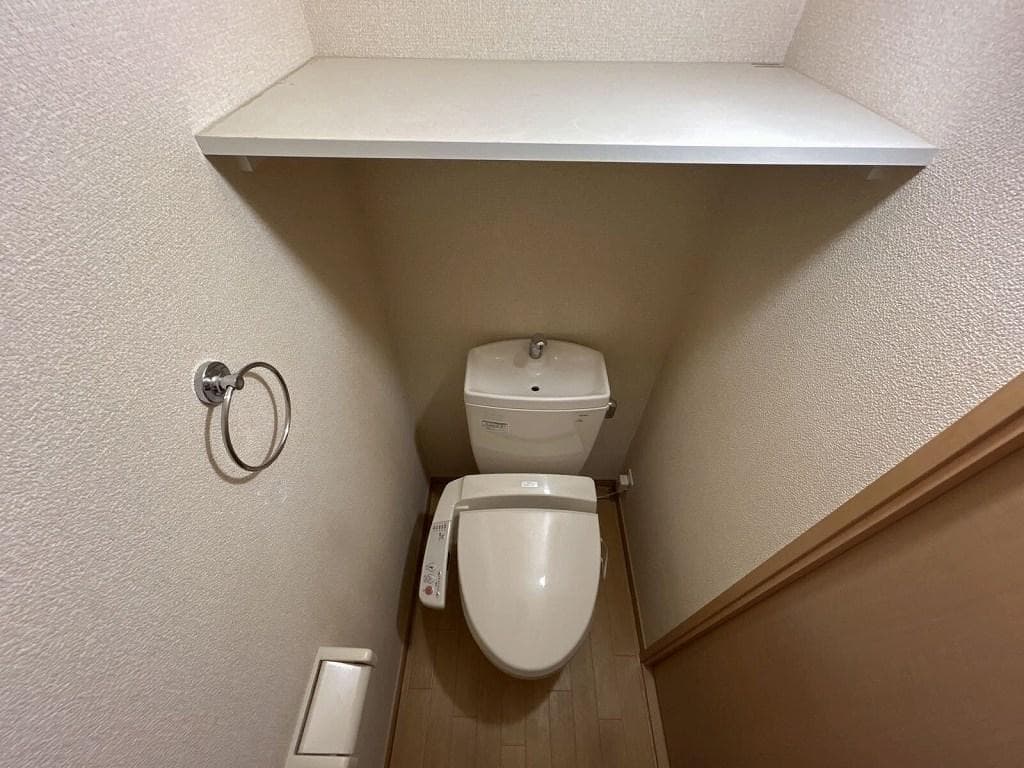 Room image 8