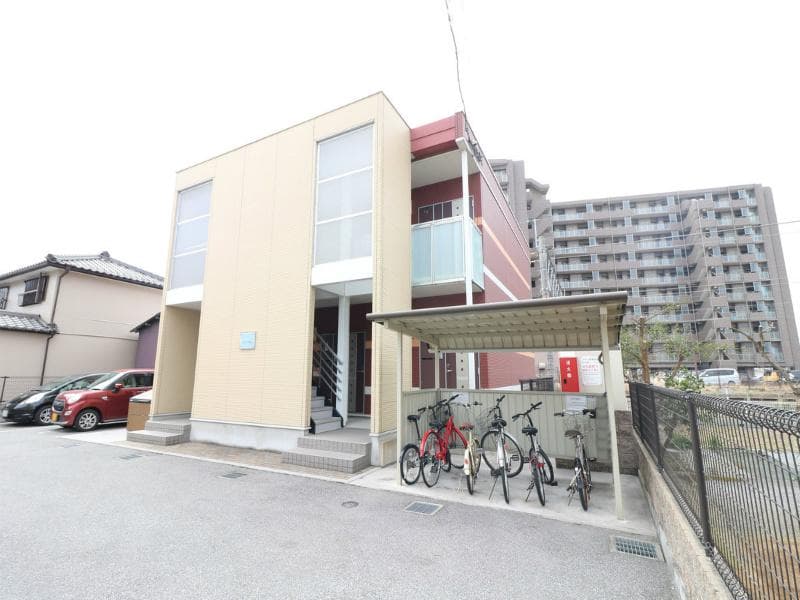 Main exterior of LEONEXT Bonheur Minami Gofuku