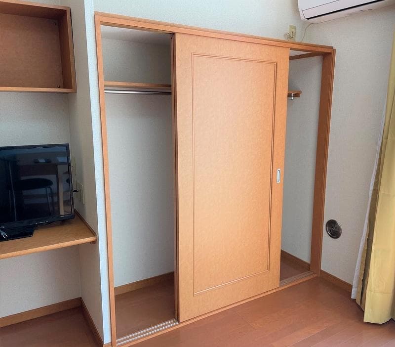 Room image 8