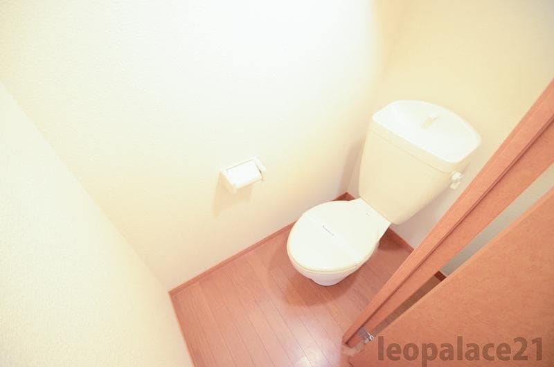 Room image 12