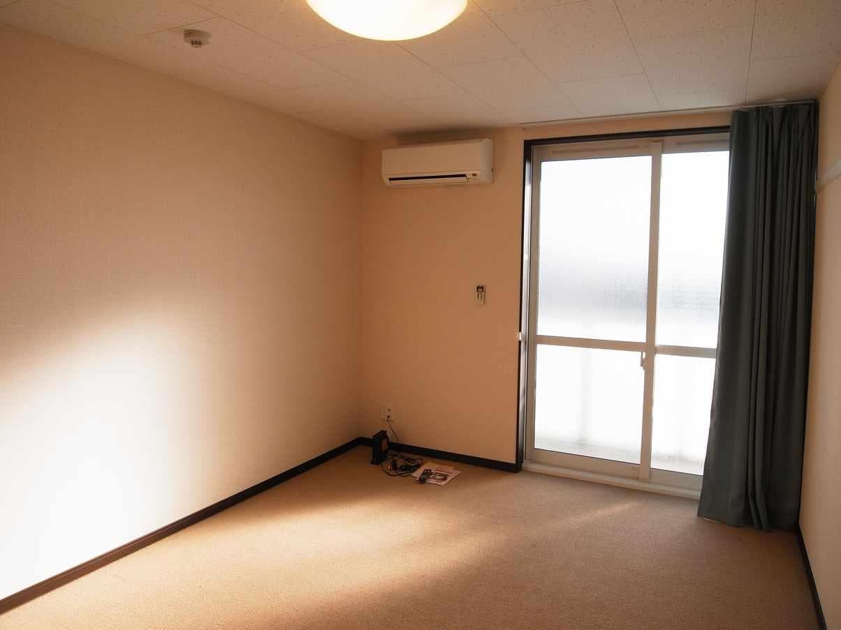 Room image 8