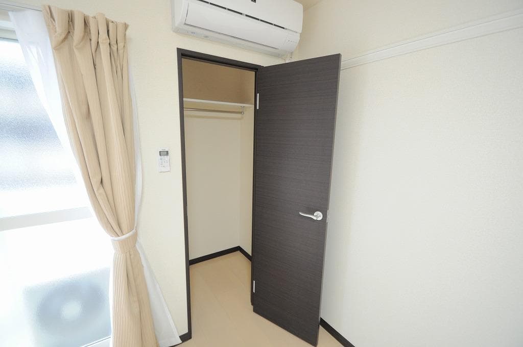 Room image 13