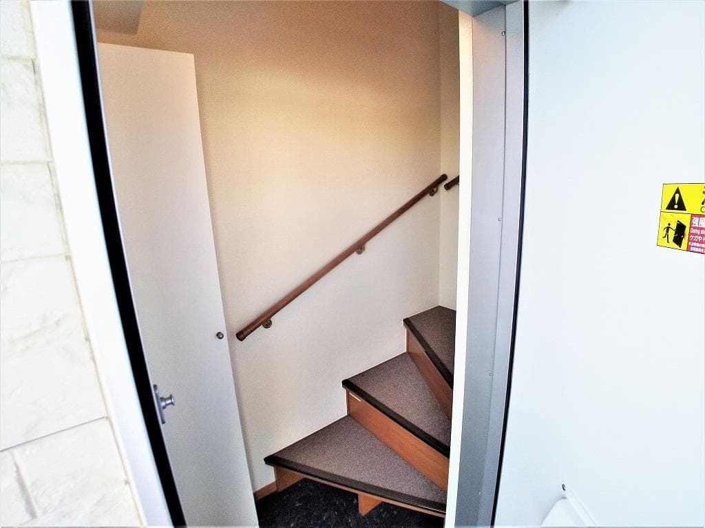 Room image 8