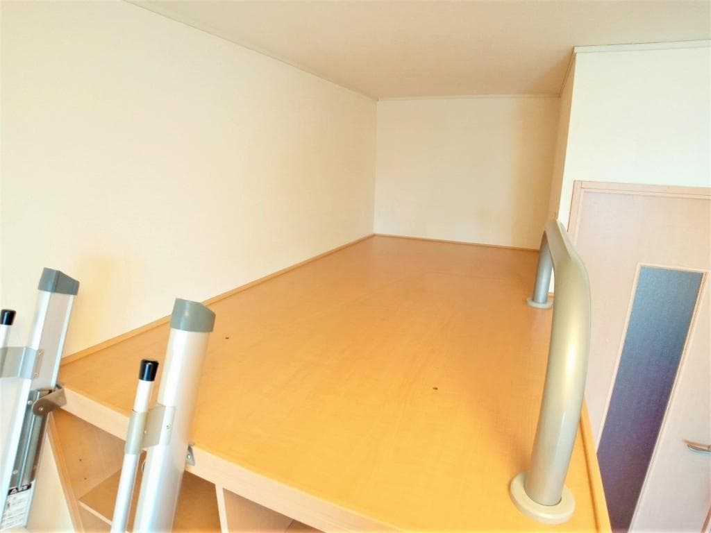 Room image 8