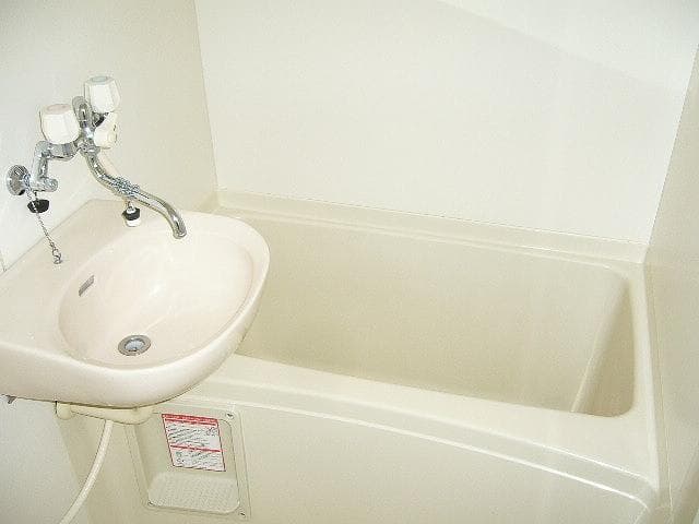 Room image 10