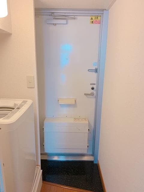 Room image 8