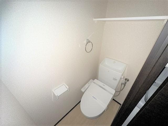 Room image 13