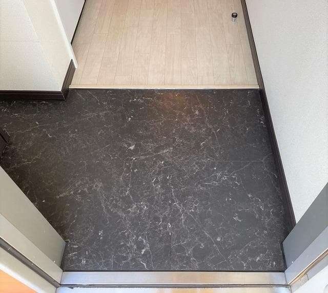 Preview interior of LEONEXT Kaku Kobayashi II