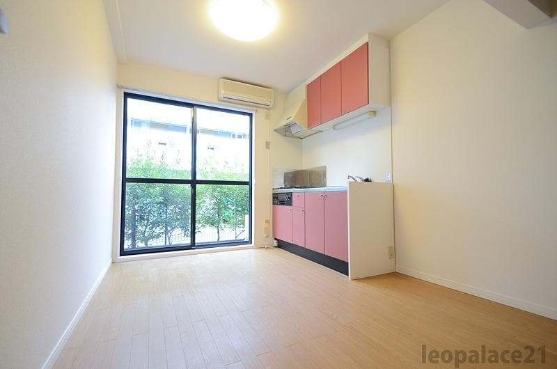Room image 15
